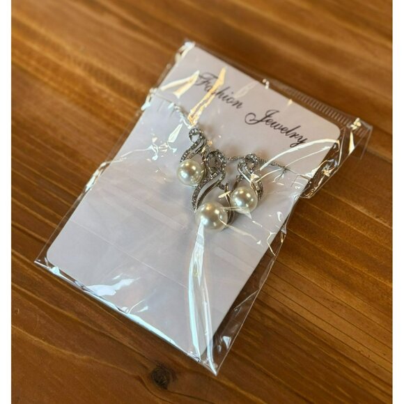 Silver Plated Pearl & Crystal Pendant Necklace & Earrings Set - Picture 3 of 3